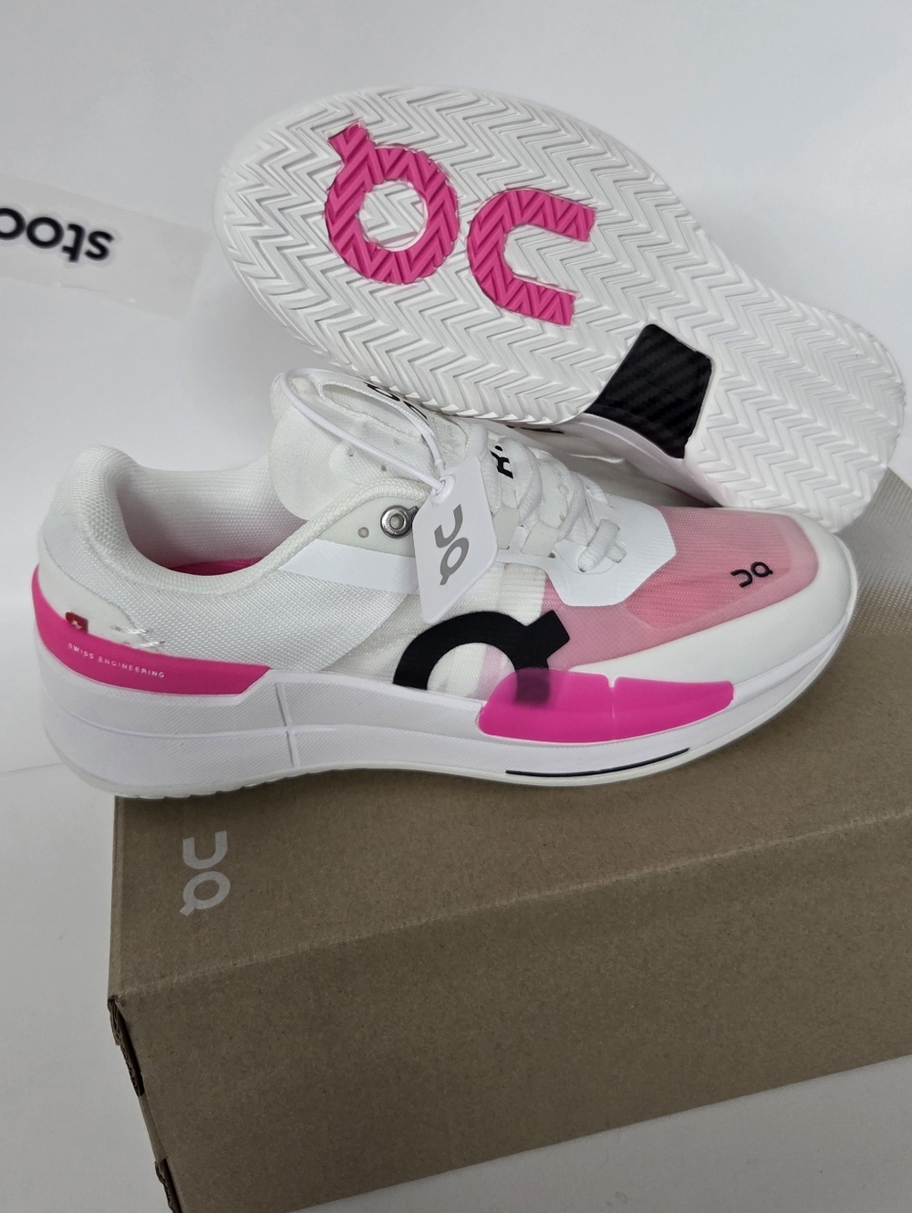 On Cloud The Roger Pro 2 Womens Running Everyday Shoes Size 8 NEW!!
